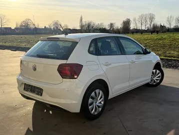 Volkswagen Polo 2017 photo 2