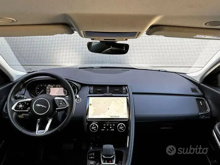 Jaguar E-Pace 2022 photo 3