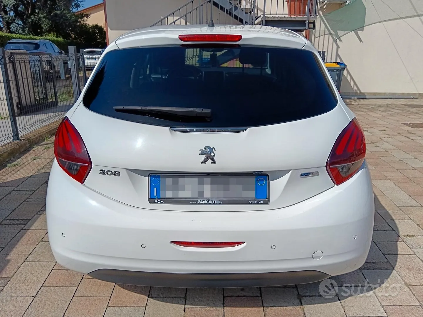 Peugeot 208 2016 photo 3