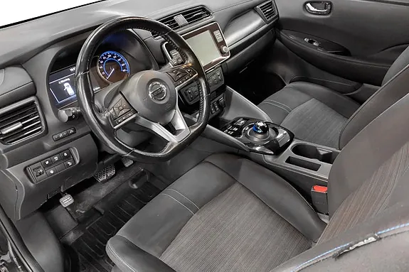 Nissan Leaf 2020 photo 2