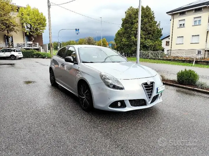 Alfa Romeo Giulietta 2014 photo 3