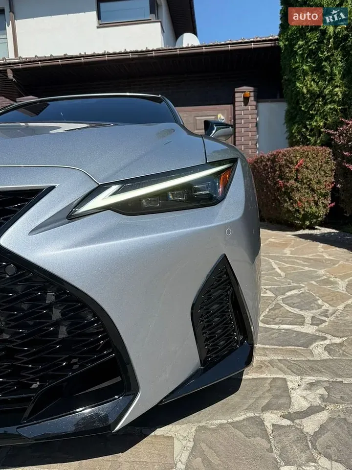 Lexus Is 2023 photo 4