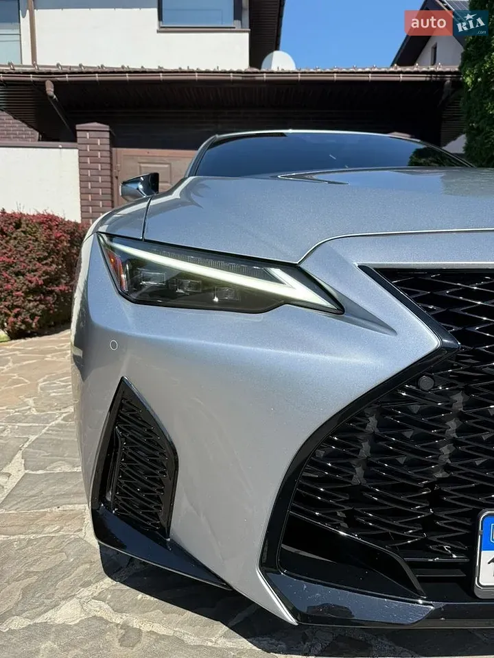 Lexus Is 2023 photo 2