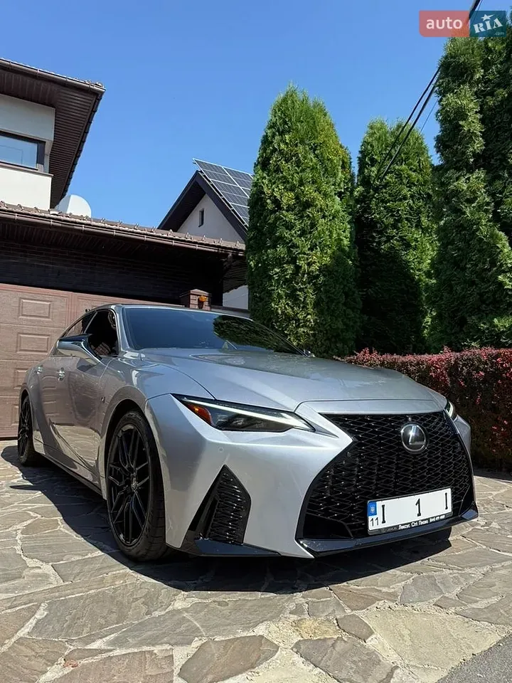 Lexus Is 2023 photo 3