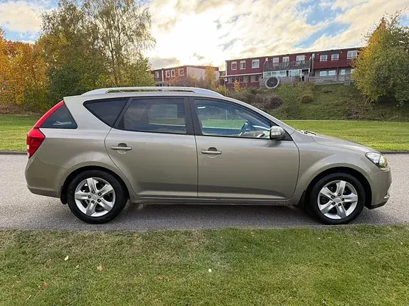 Kia Ceed 2012 photo 5