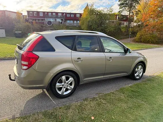 Kia Ceed 2012 photo 4