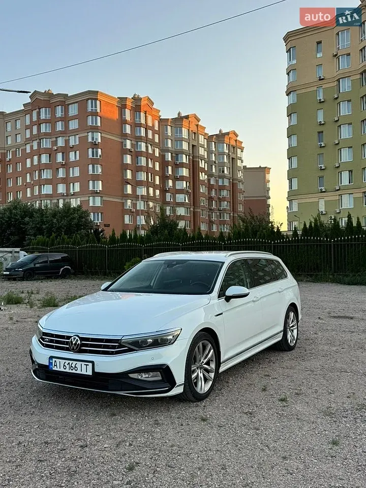 Volkswagen Passat 2022 photo 2