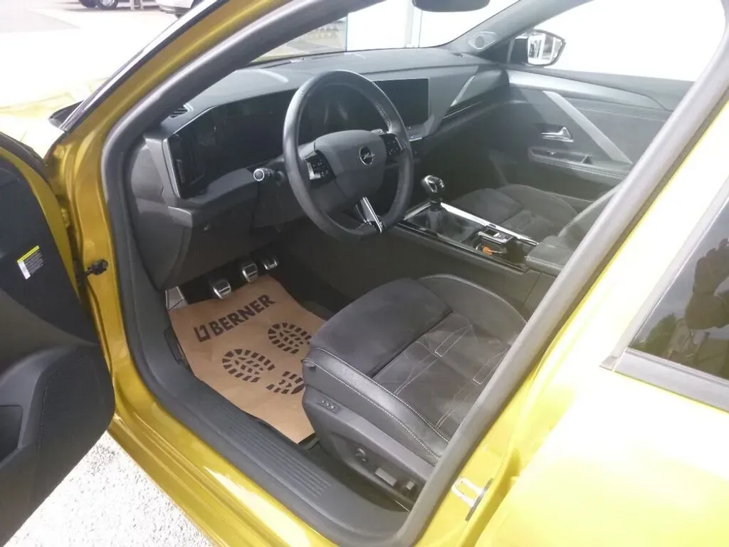 Opel Astra 2022 photo 3