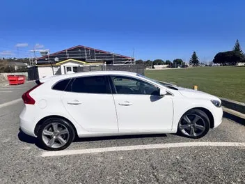Volvo V40 2015 photo 2