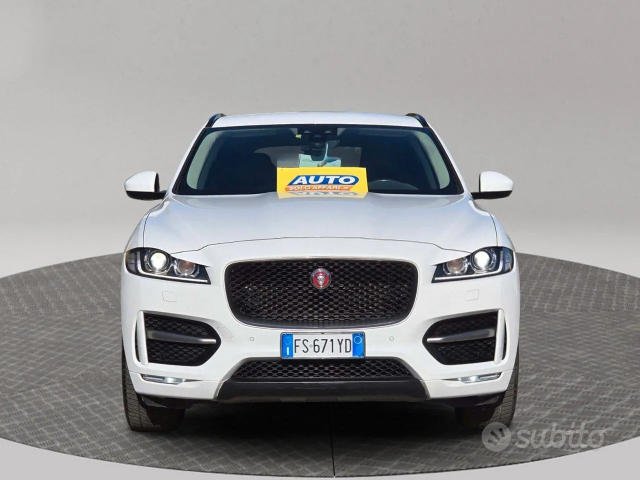 Jaguar F-Pace 2018 photo 2