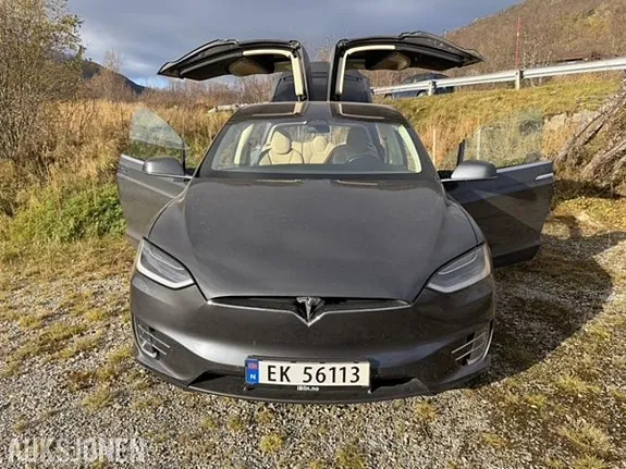 Tesla Model X 2017 photo 5