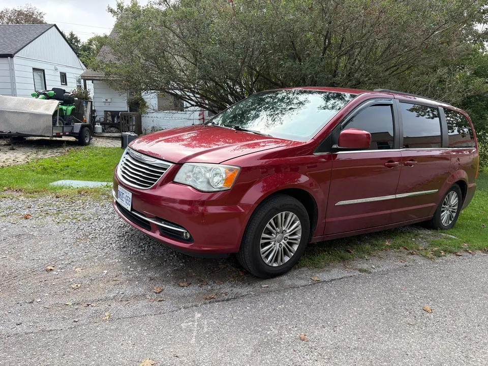 Chrysler Town & Country 2013 photo 4