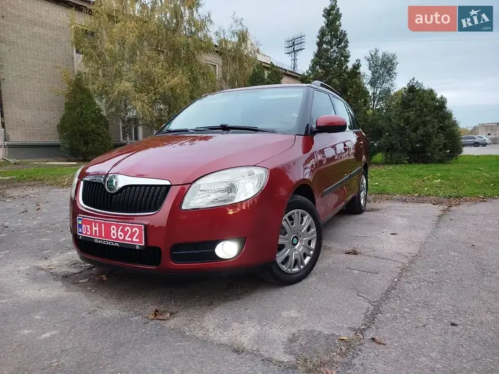 Skoda Fabia 2009 photo 2