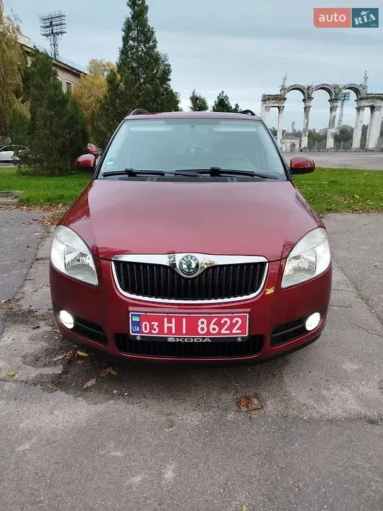 Skoda Fabia 2009 photo 3
