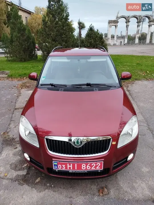 Skoda Fabia 2009 photo 4