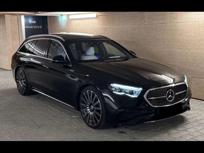 Mercedes-Benz E 220 2024 photo 2
