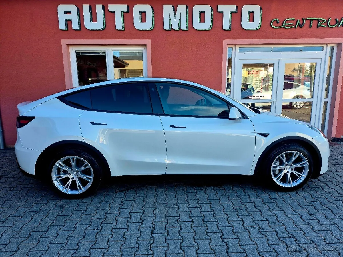 Tesla Model Y 2023 photo 5