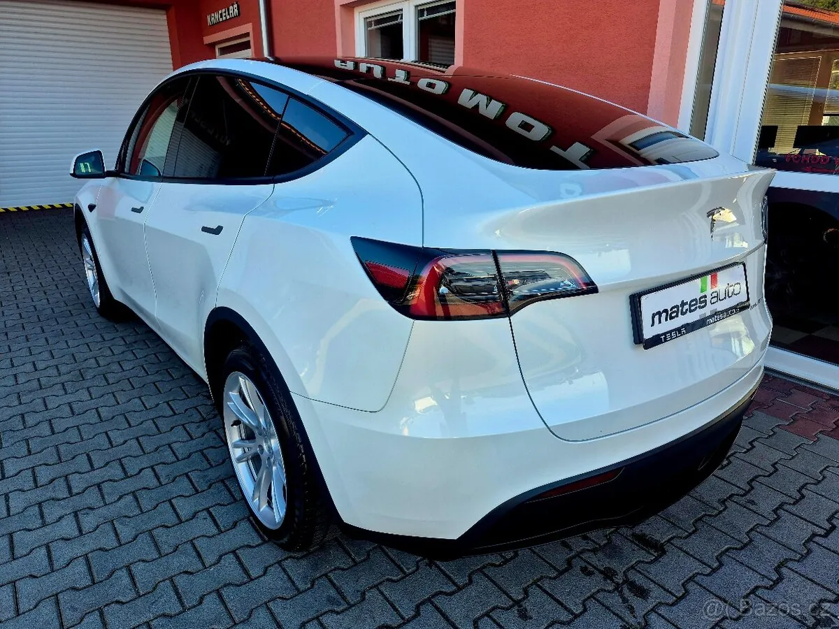 Tesla Model Y 2023 photo 3
