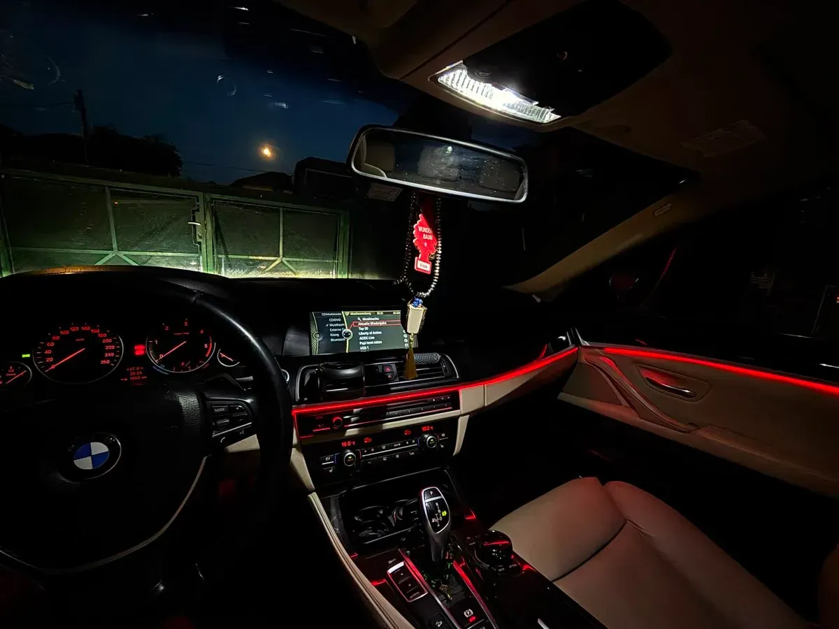 BMW 5 Series 2011 photo 2