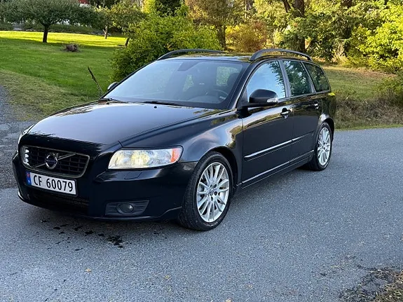 Volvo V50 2011 photo 2