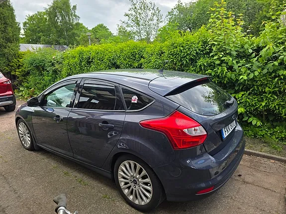 Ford Focus 2011 photo 2
