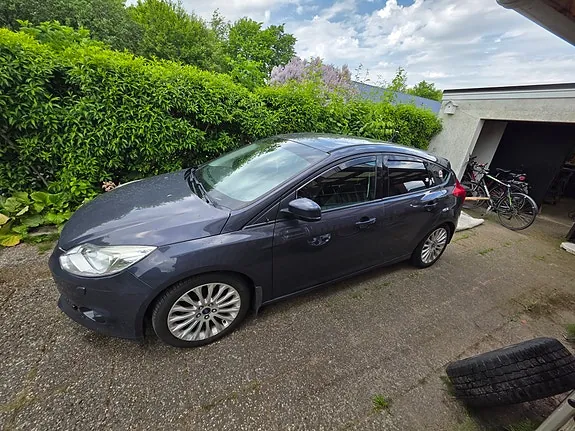 Ford Focus 2011 photo 3