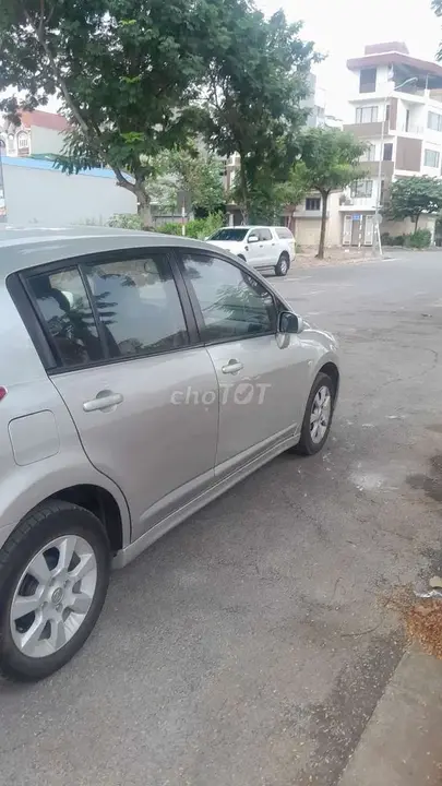 Nissan Tiida 2010 photo 5