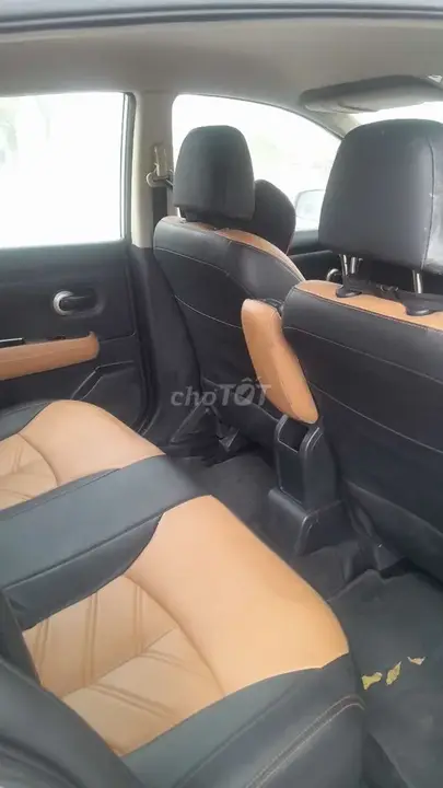 Nissan Tiida 2010 photo 4