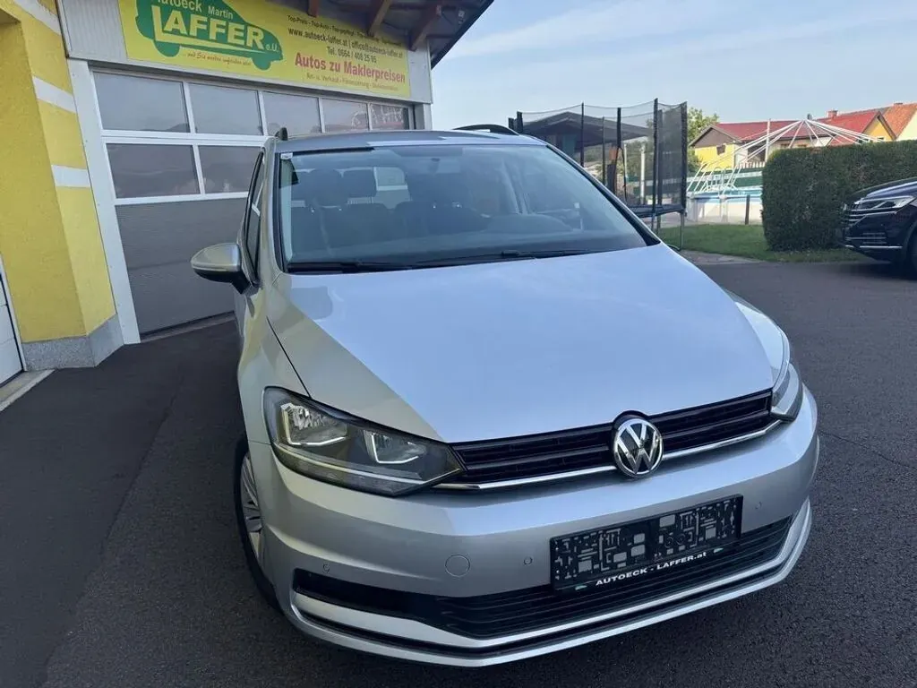 Volkswagen Touran 2018 photo 2