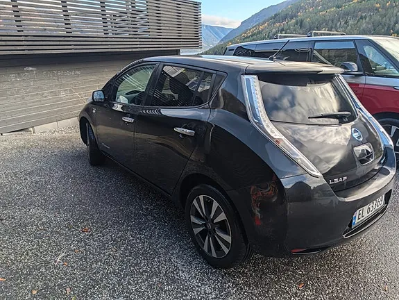 Nissan Leaf 2015 photo 4