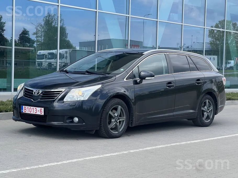 Toyota Avensis 2011 photo 2