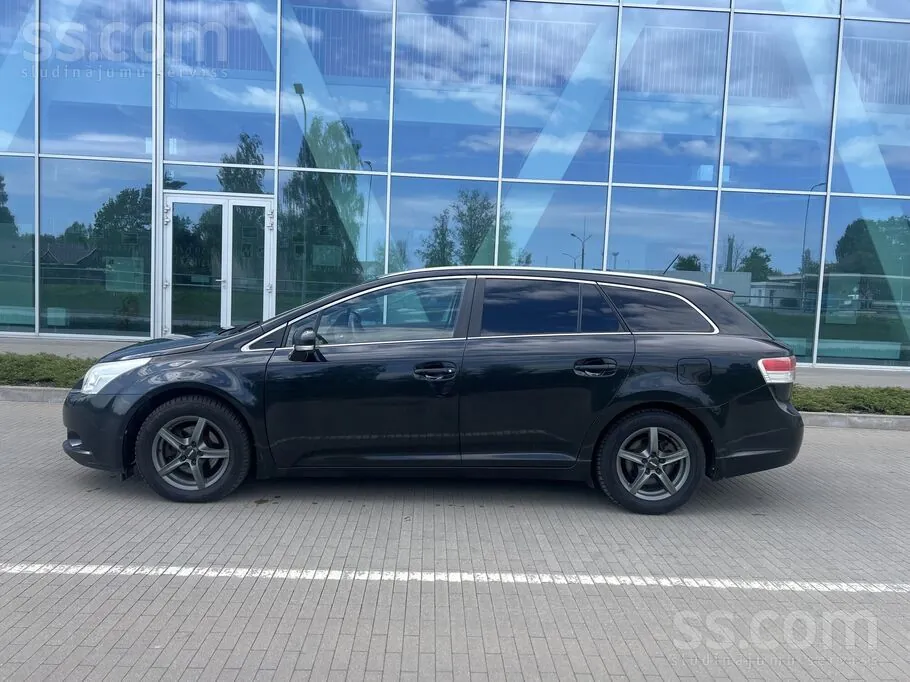 Toyota Avensis 2011 photo 4