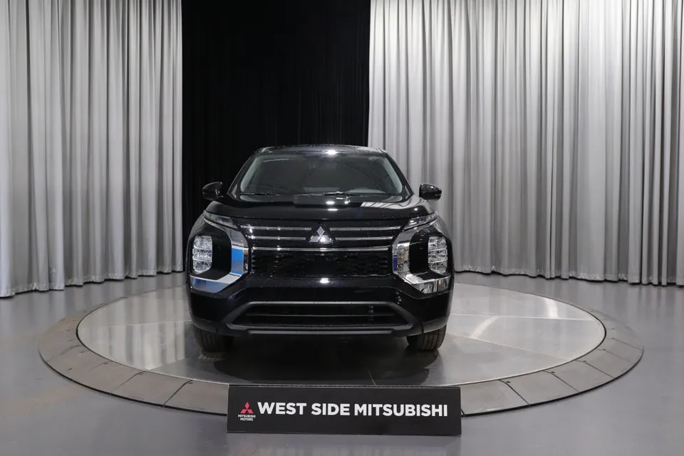 Mitsubishi Outlander 2026 photo 2