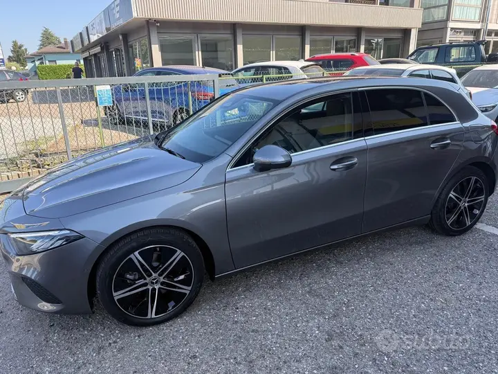 Mercedes-Benz A 180 2023 photo 3