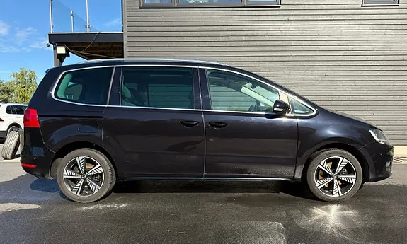 Volkswagen Sharan 2011 photo 2