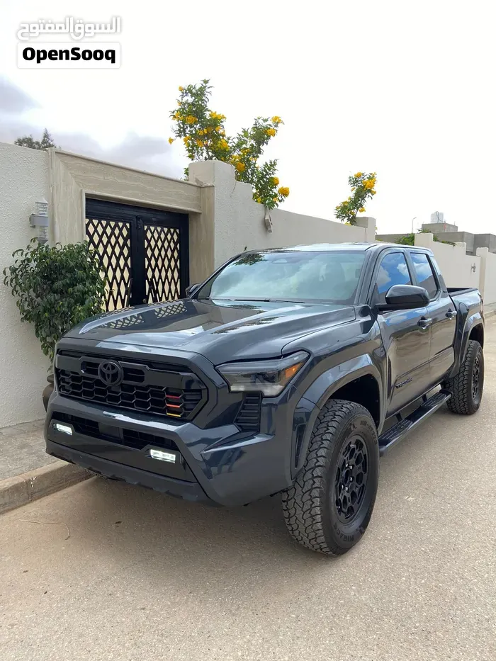 Toyota Tacoma 2025 photo 2