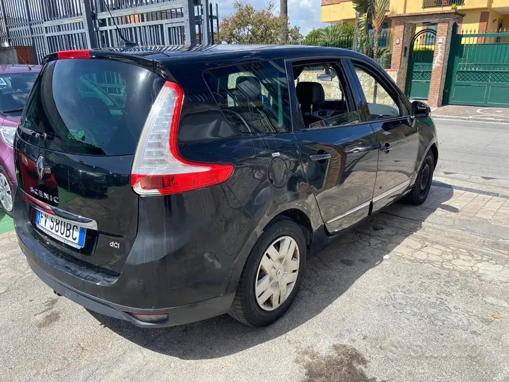 Renault Scenic 2012 photo 4