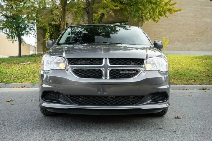 Dodge Grand Caravan 2016 photo 2