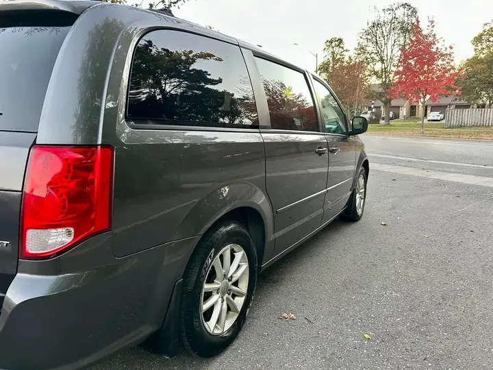 Dodge Caravan 2016 photo 4