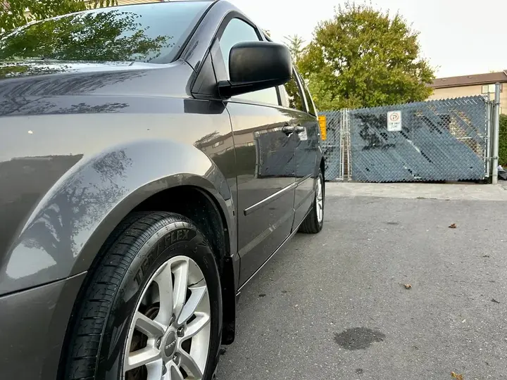 Dodge Caravan 2016 photo 2