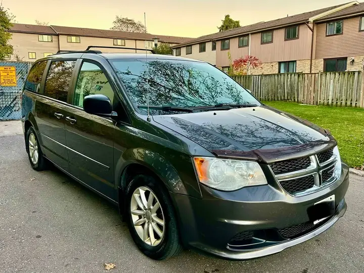 Dodge Caravan 2016 photo 3