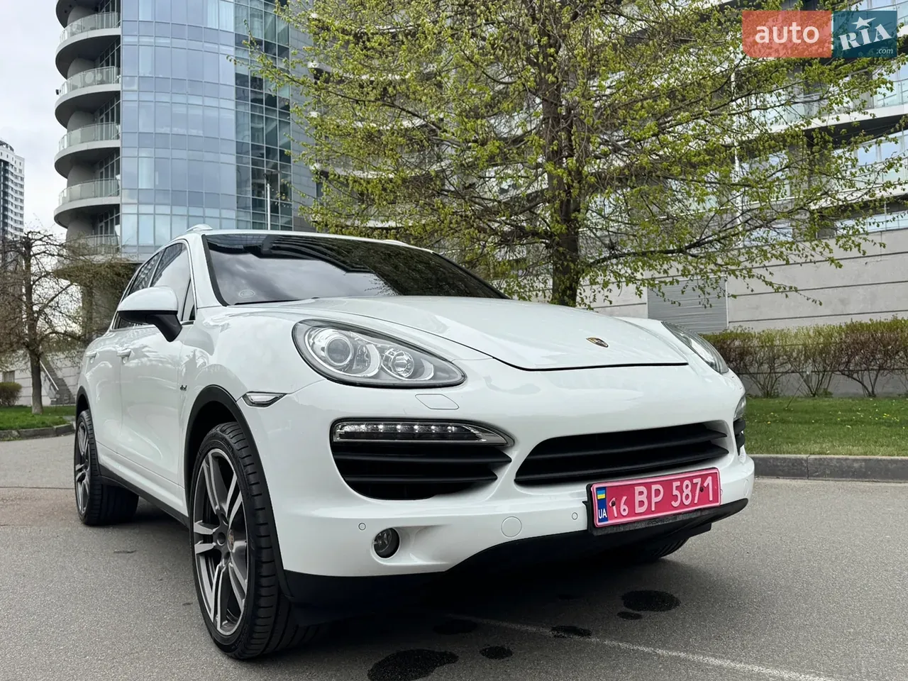 Porsche Cayenne 2014 photo 2