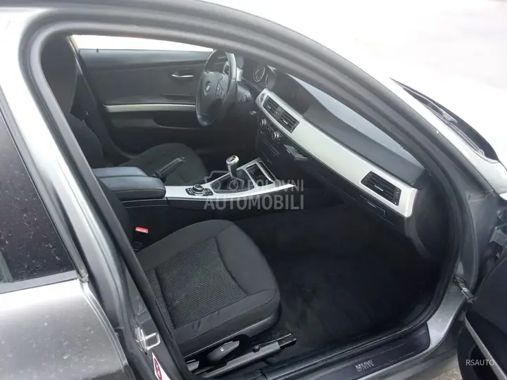 BMW 320 2010 photo 3