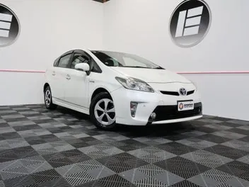 Toyota Prius 2013 photo 2