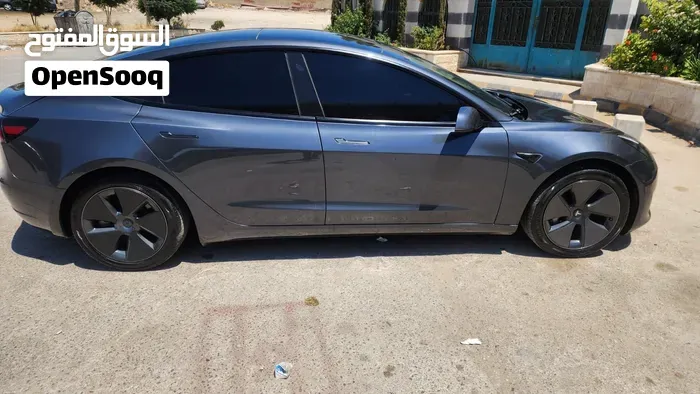 Tesla Model 3 2023 photo 3
