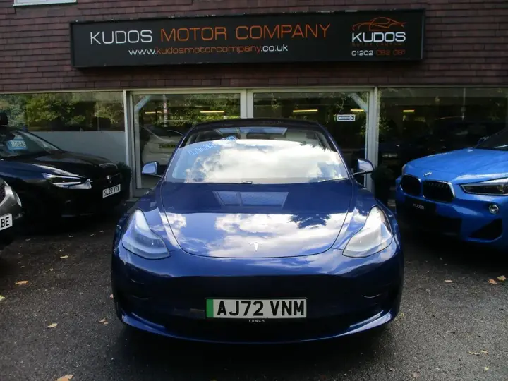 Tesla Model 3 2022 photo 3