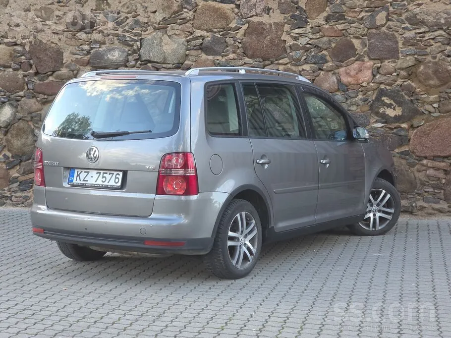 Volkswagen Touran 2008 photo 4