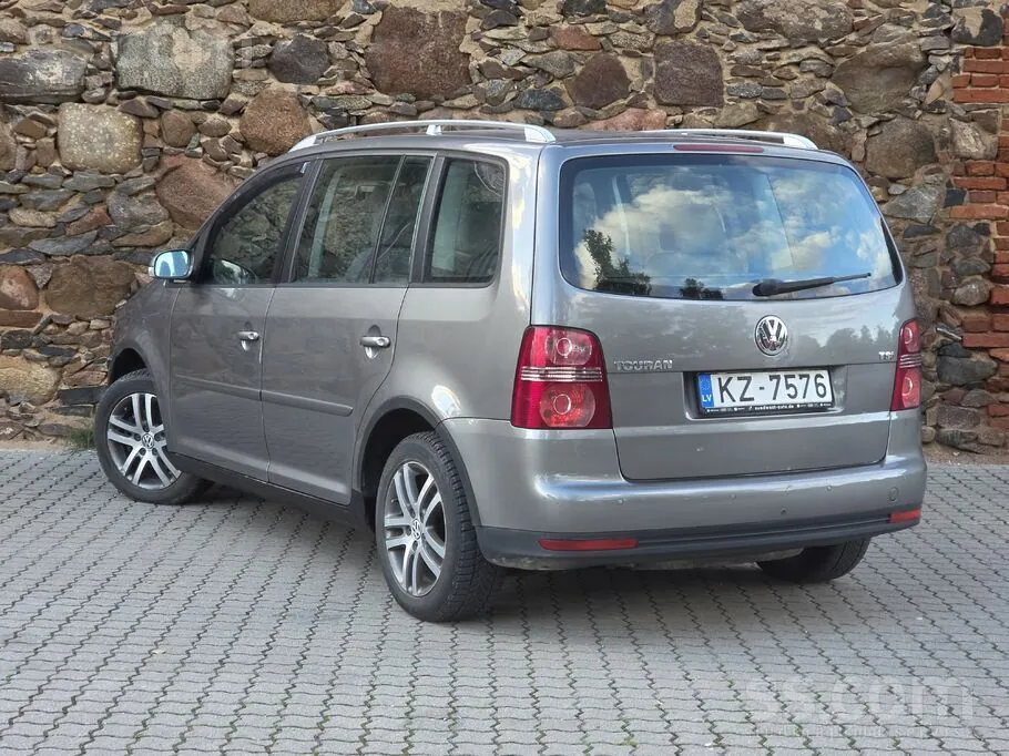 Volkswagen Touran 2008 photo 3