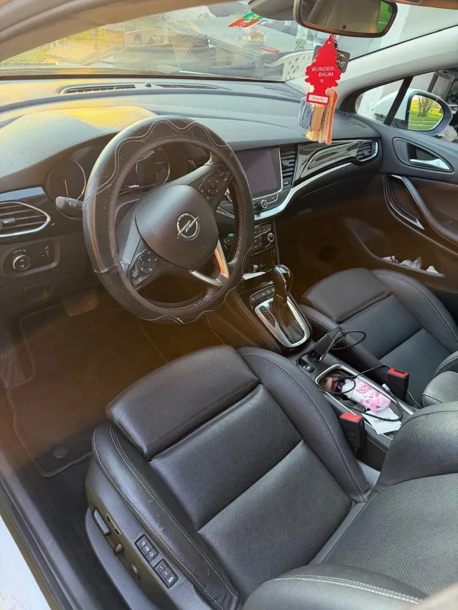 Opel Astra 2020 photo 2