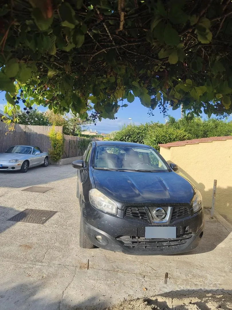 Nissan Qashqai 2012 photo 2